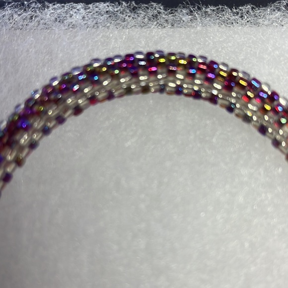 Sashka multi color stretch bracelet with box. - Picture 3 of 5